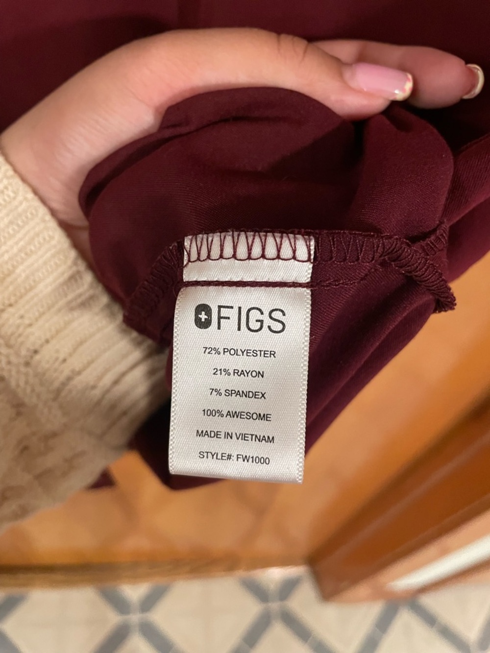 Figs Catarina One-Pocket Scrub Top in Burgundy - Picture 5 of 6